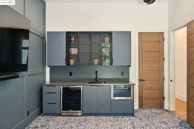 $3,495,000 | 13462 Campus Drive, Oakland, CA 94619