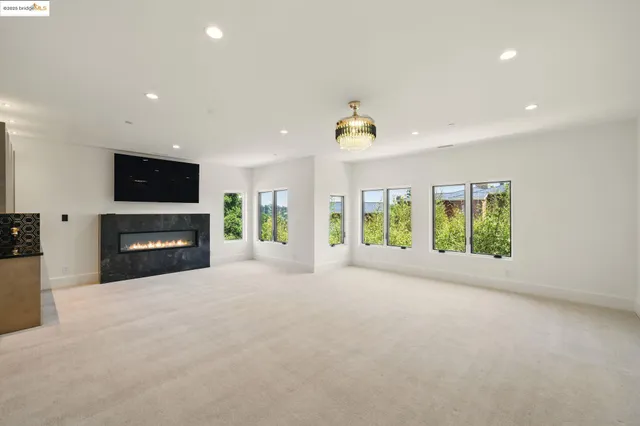 $3,495,000 | 13462 Campus Drive, Oakland, CA 94619