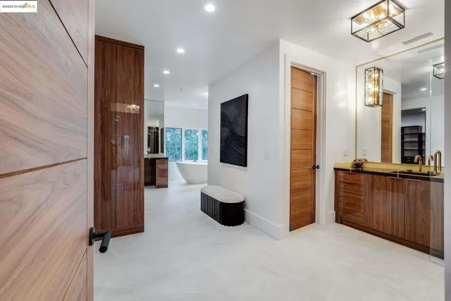 $3,495,000 | 13462 Campus Drive, Oakland, CA 94619