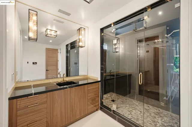 $3,495,000 | 13462 Campus Drive, Oakland, CA 94619