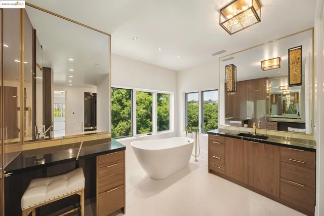 $3,495,000 | 13462 Campus Drive, Oakland, CA 94619