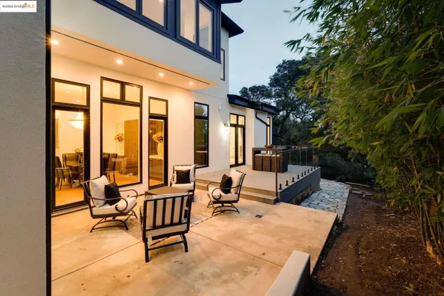 $3,495,000 | 13462 Campus Drive, Oakland, CA 94619