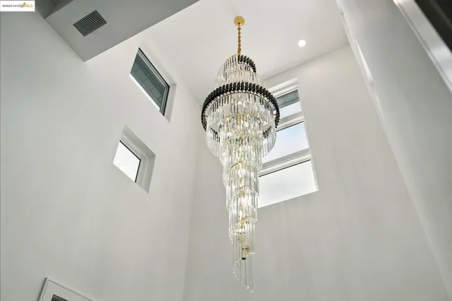 $3,495,000 | 13462 Campus Drive, Oakland, CA 94619