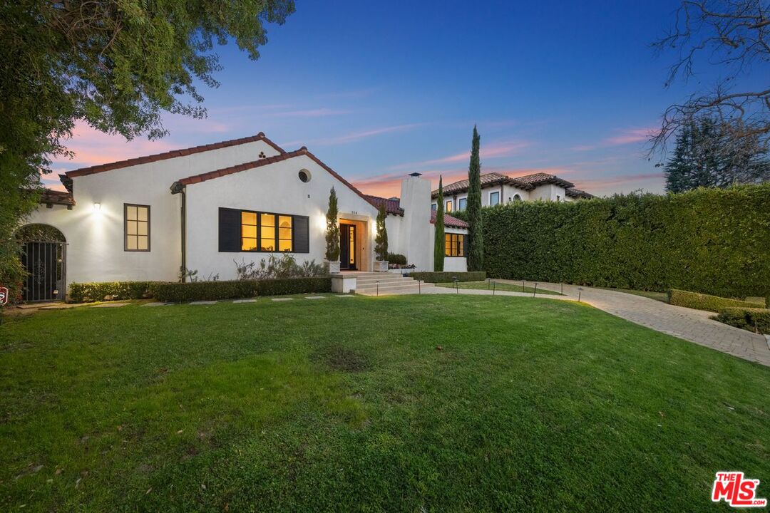514 Walden Drive Beverly Hills, CA 90210 - Photo 3 of 59
