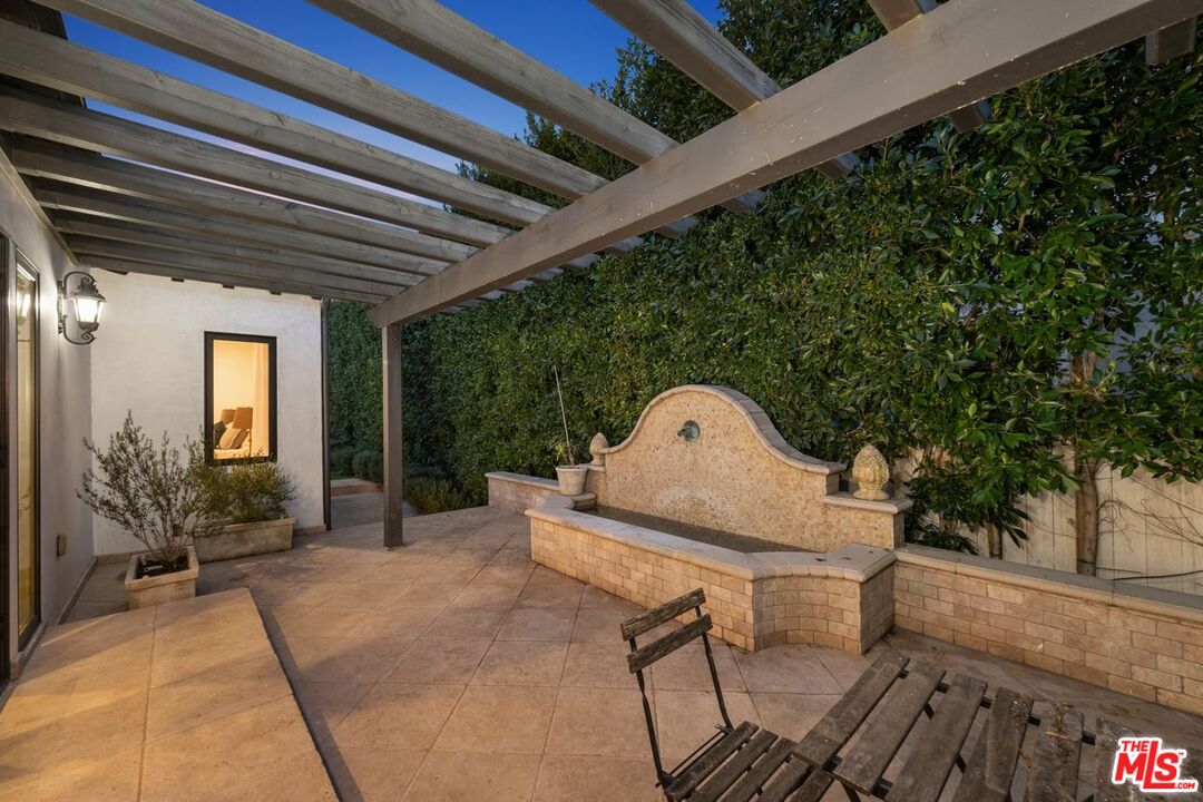 514 Walden Drive Beverly Hills, CA 90210 - Photo 55 of 59