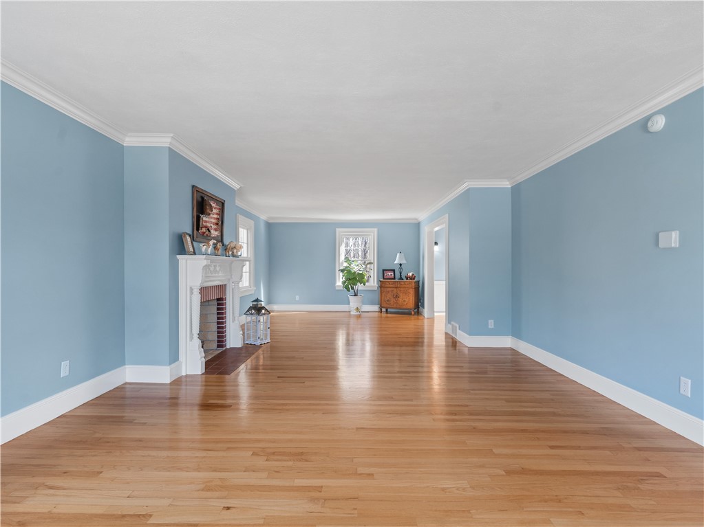 260 Pippin Orchard Road Cranston, RI 02921 - Photo 3 of 30