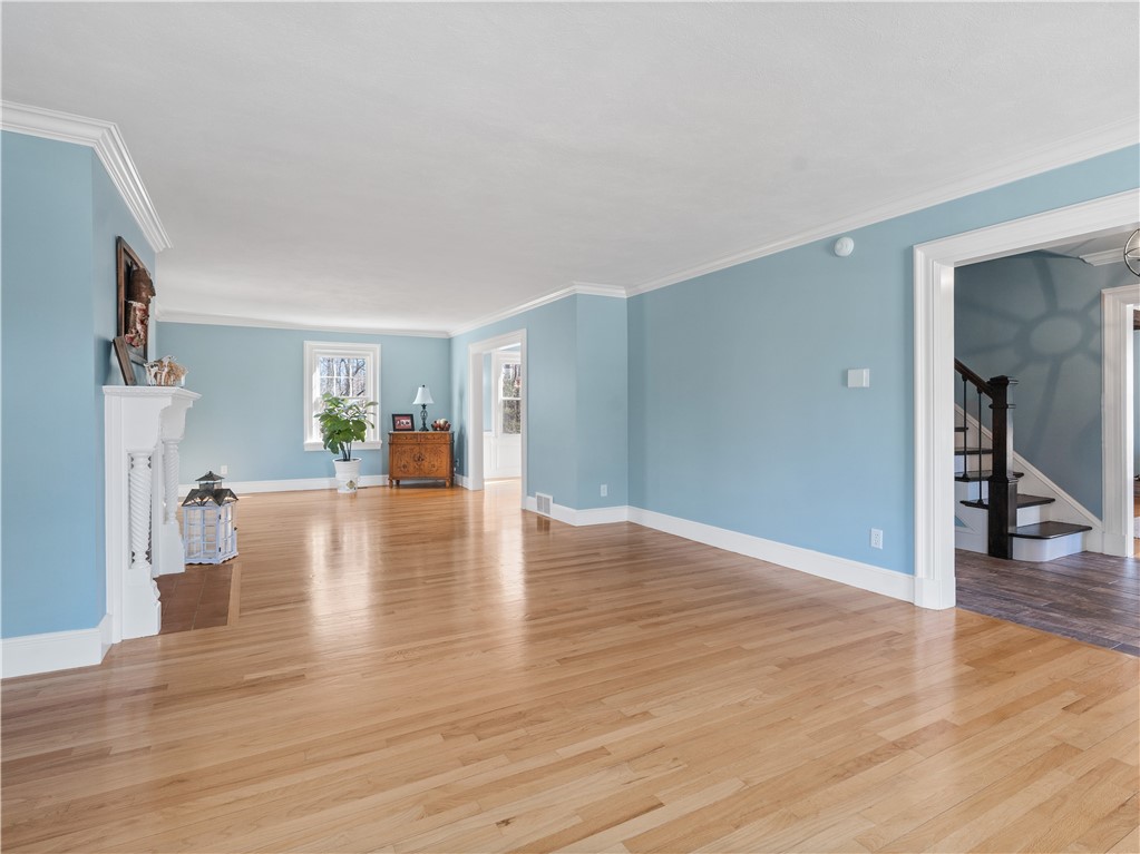 260 Pippin Orchard Road Cranston, RI 02921 - Photo 4 of 30