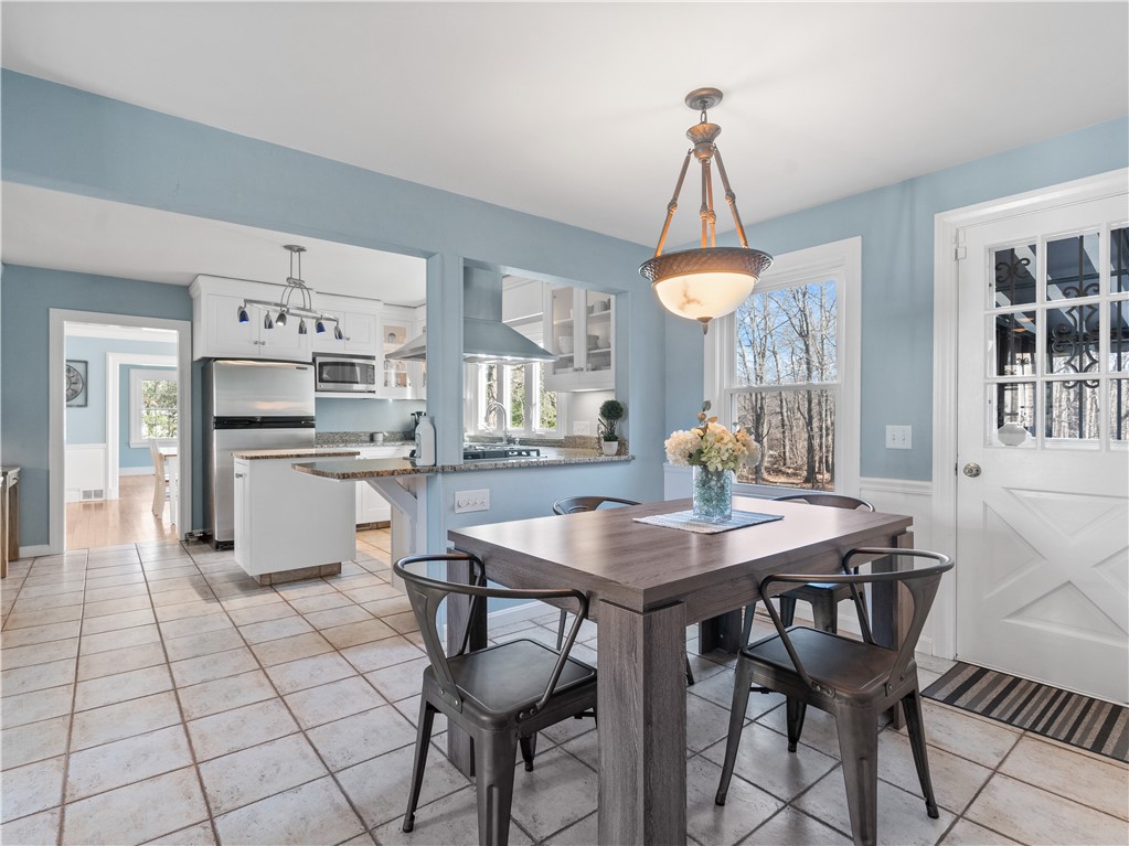 260 Pippin Orchard Road Cranston, RI 02921 - Photo 8 of 30