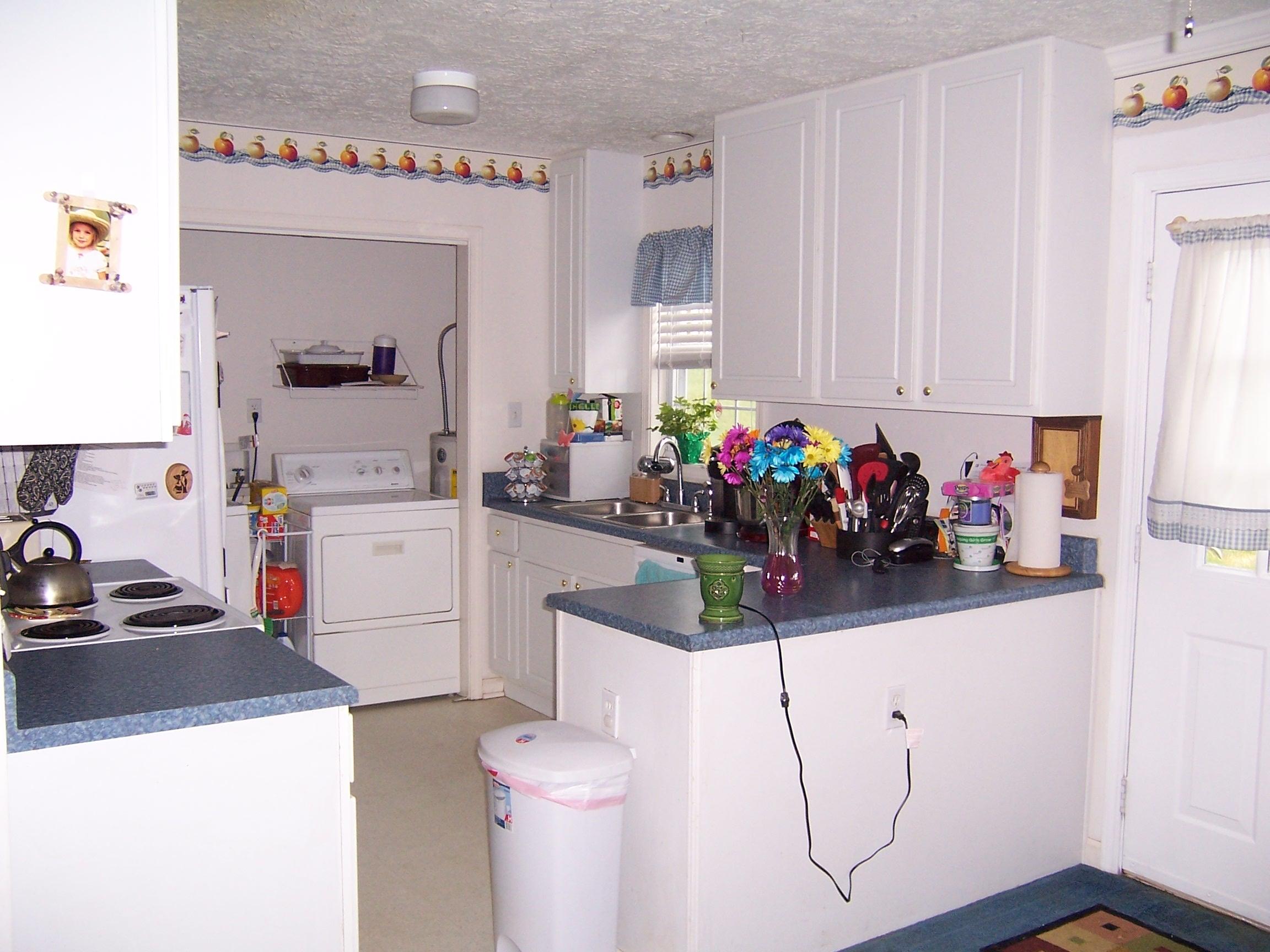 3192 Country Club Road Troutville, VA 24175 - Photo 13 of 21 Kitchen