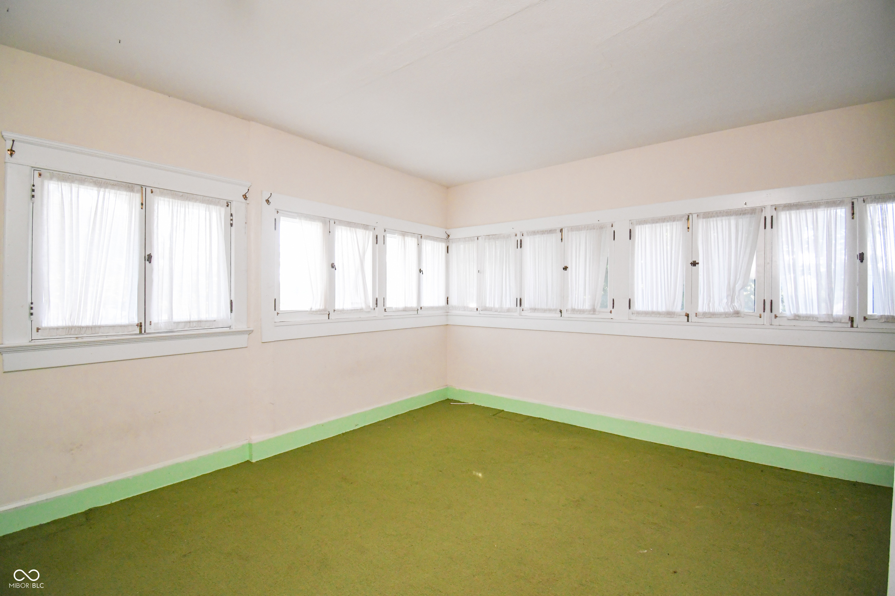 718 South Walnut Street Seymour, IN 47274 - Photo 29 of 39