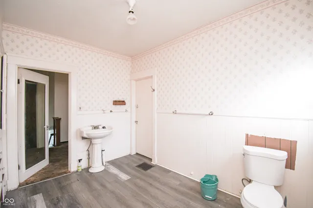 $220,000 | 718 South Walnut Street, Seymour, IN 47274