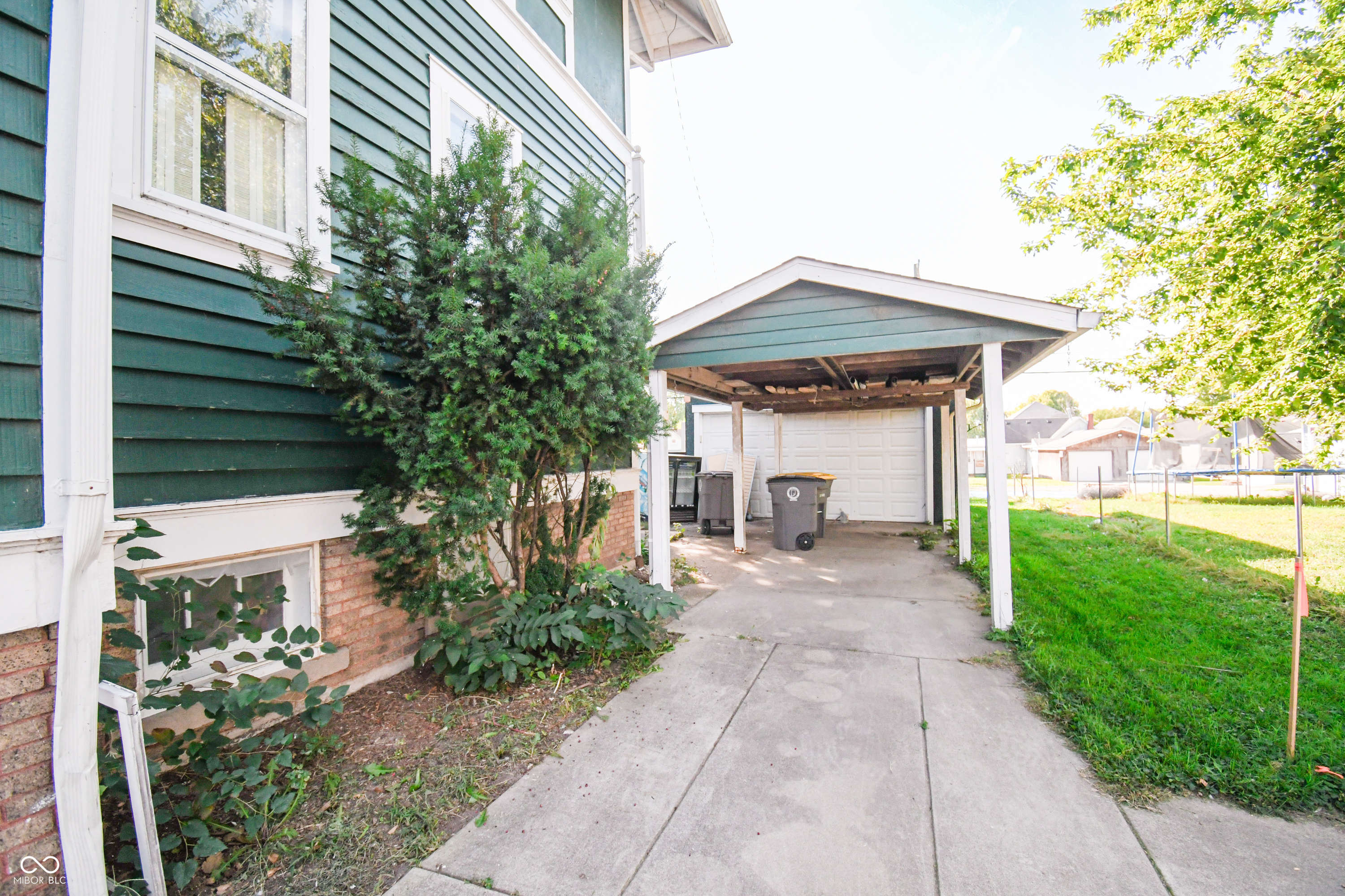 718 South Walnut Street Seymour, IN 47274 - Photo 4 of 39