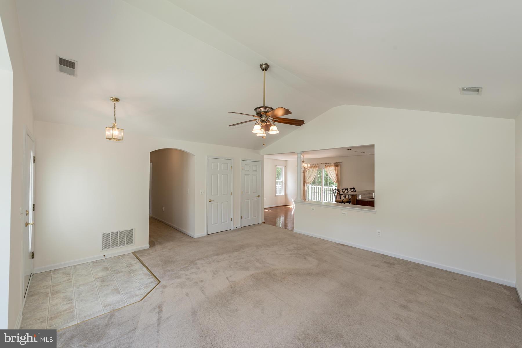 3646 Revolea Beach Road Baltimore, MD 21220 - Photo 6 of 30 Living Room