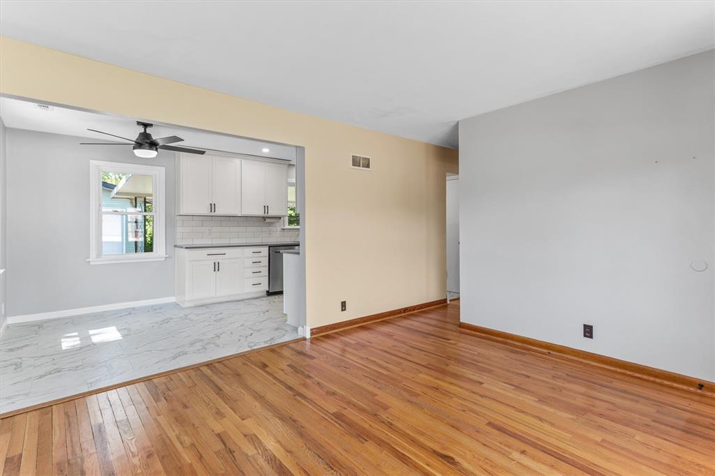 10752 Faraday Drive St. Louis, MO 63123 - Photo 5 of 28