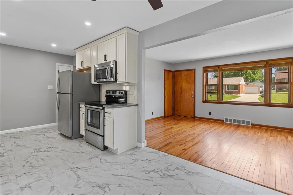 10752 Faraday Drive St. Louis, MO 63123 - Photo 7 of 28