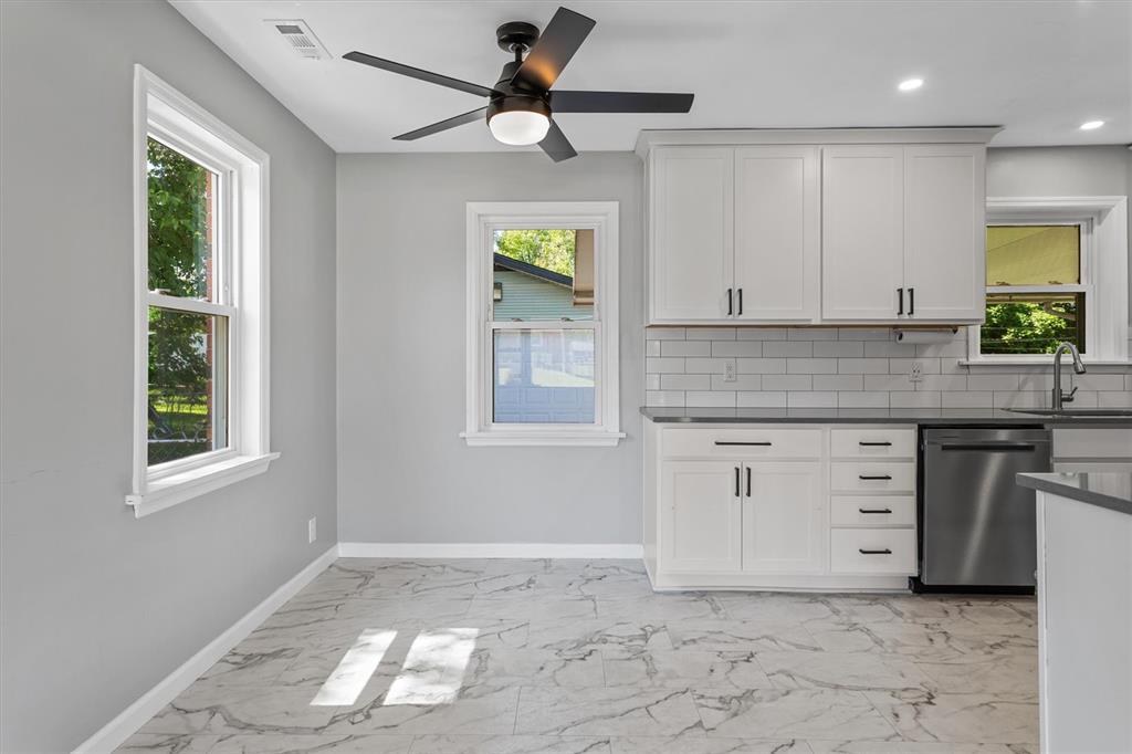 10752 Faraday Drive St. Louis, MO 63123 - Photo 8 of 28