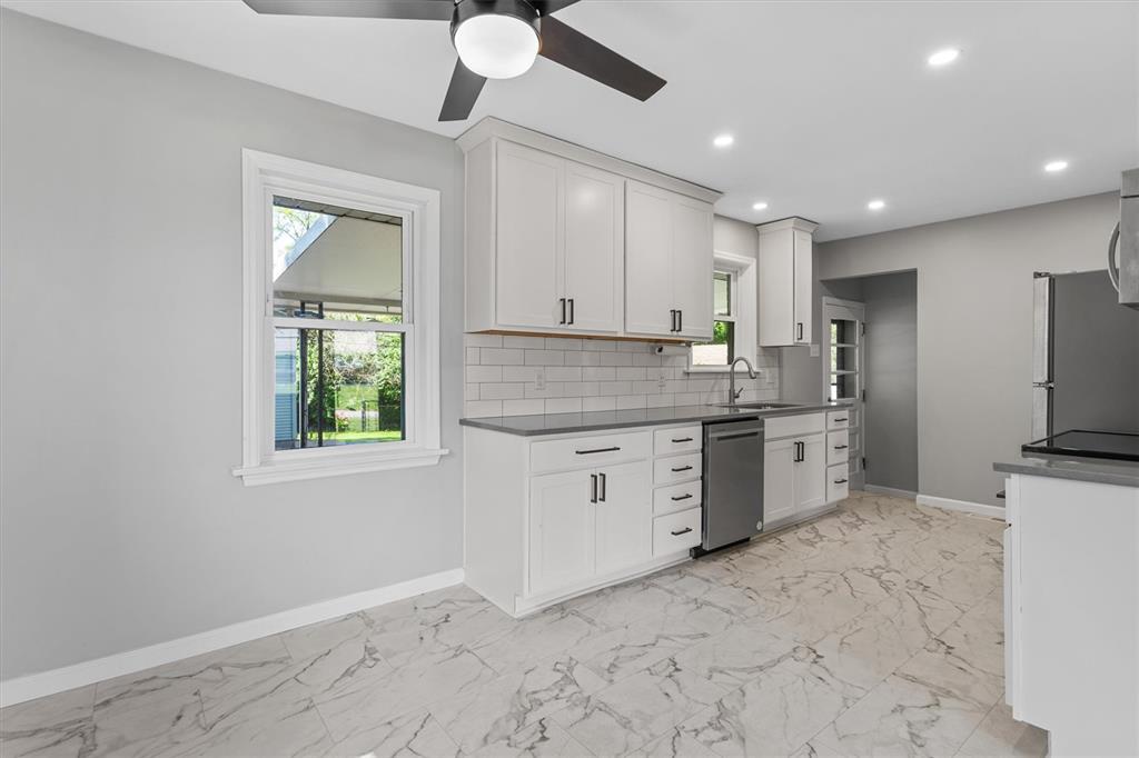 10752 Faraday Drive St. Louis, MO 63123 - Photo 10 of 28