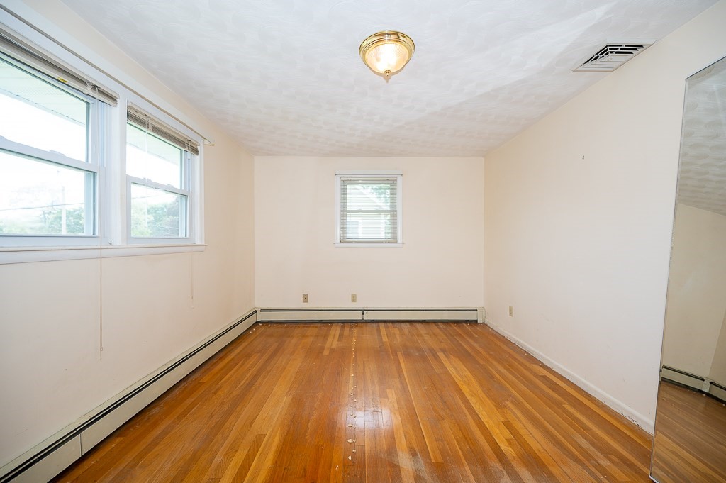 27 Chevy Chase Road Worcester, MA 01606 - Photo 13 of 29