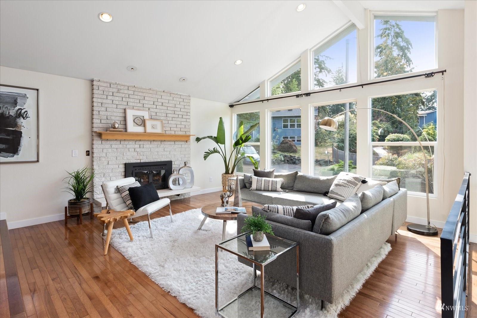 728 13th Way Southwest Edmonds, WA 98020 - Photo 2 of 36 Gallery Image 2