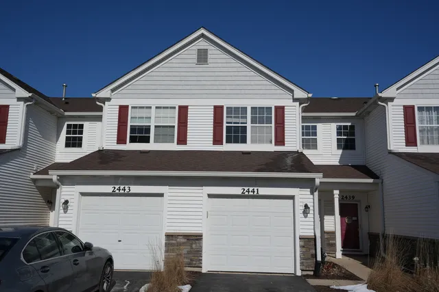 $2,300 | 2441 Oneida Lane, Unit 2441, Naperville, IL 60563