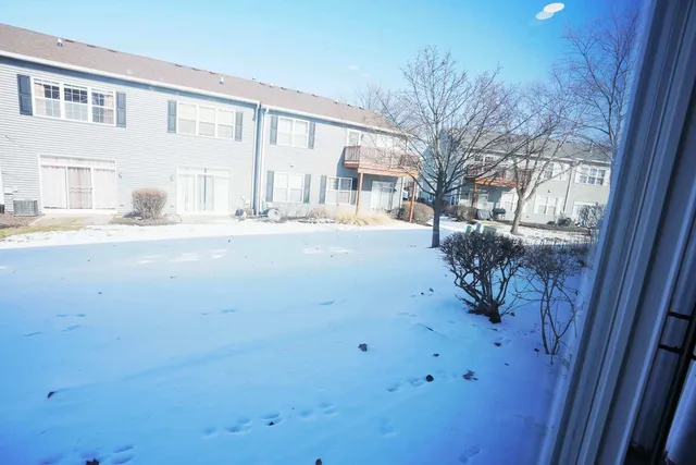 $2,300 | 2441 Oneida Lane, Unit 2441, Naperville, IL 60563