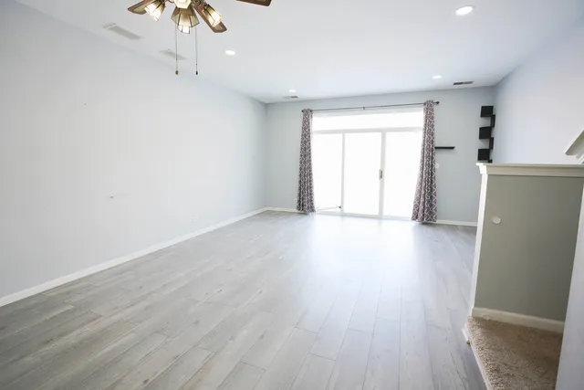 $2,300 | 2441 Oneida Lane, Unit 2441, Naperville, IL 60563