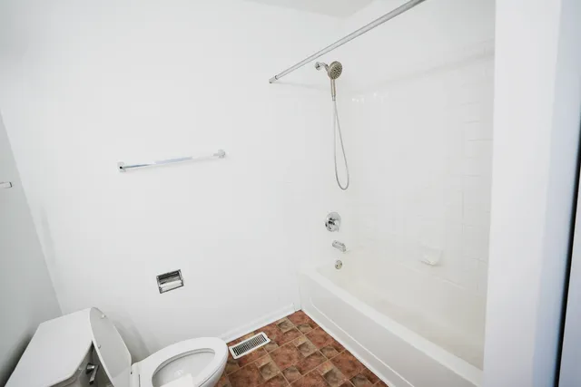 $2,300 | 2441 Oneida Lane, Unit 2441, Naperville, IL 60563