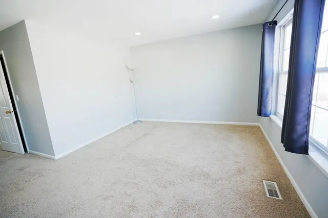 $2,300 | 2441 Oneida Lane, Unit 2441, Naperville, IL 60563