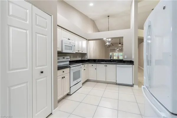 $2,800 | 1704 Royal Circle, Unit 602, Naples, FL 34112