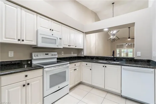 $2,800 | 1704 Royal Circle, Unit 602, Naples, FL 34112