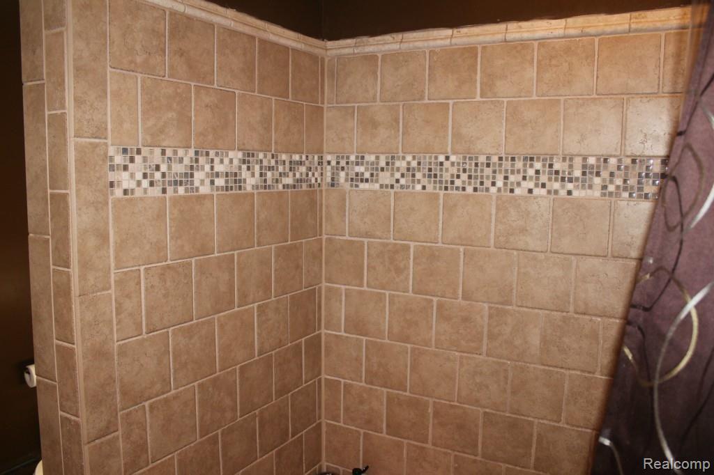 24224 Chapman Road Macomb, MI 48042 - Photo 16 of 21 IMG_2849.jpg