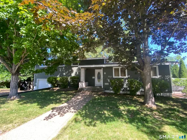$299,900 | 8 Commodore Street, Norwich, CT 06360