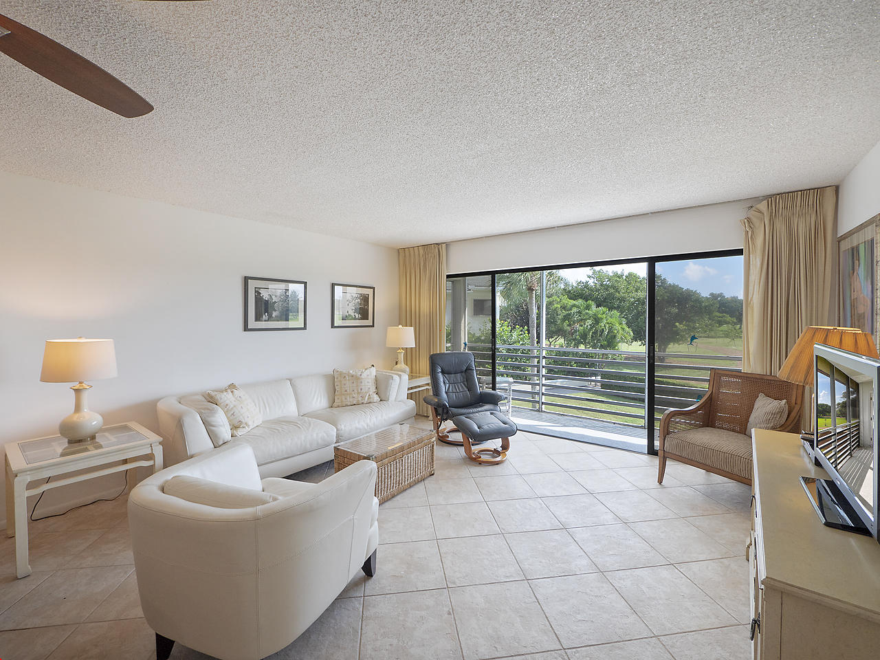717 Highway 1, Unit 609 Jupiter, FL 33477 - Photo 6 of 18 Living room