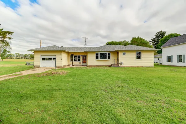 $145,000 | 1134 West Main Street, Thomson, IL 61285