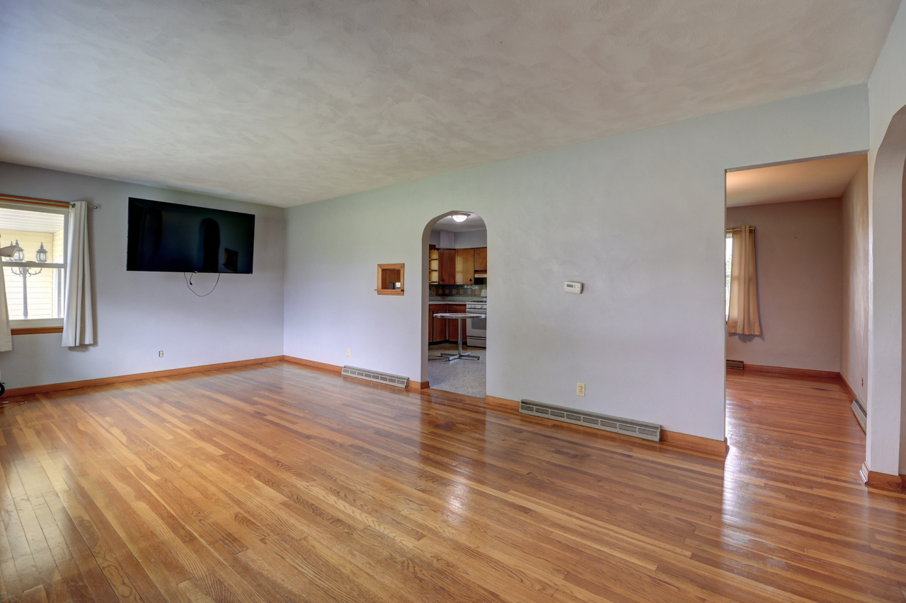 1134 West Main Street Thomson, IL 61285 - Photo 2 of 26