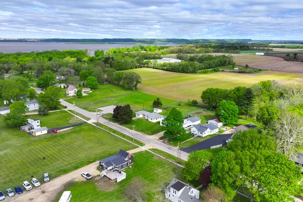 $145,000 | 1134 West Main Street, Thomson, IL 61285
