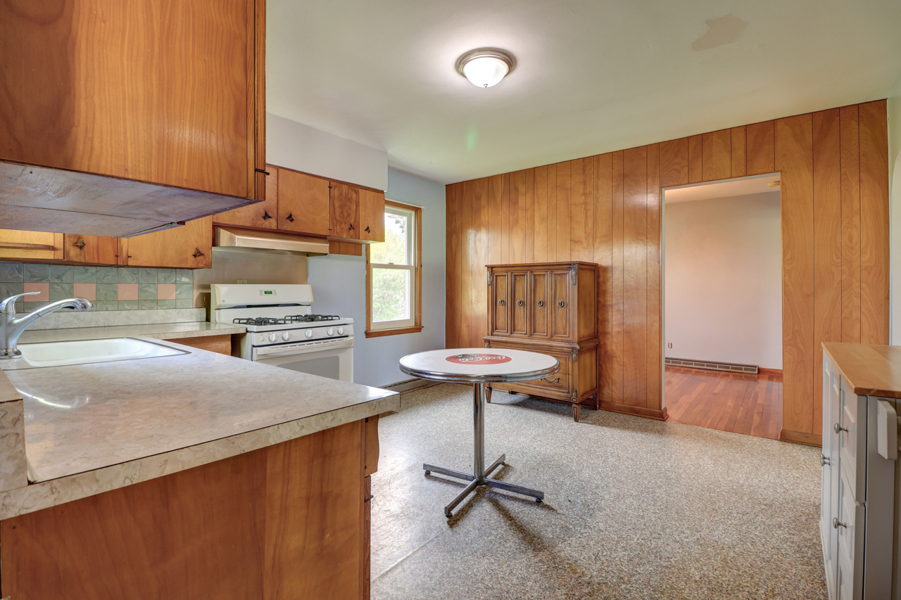 1134 West Main Street Thomson, IL 61285 - Photo 4 of 26