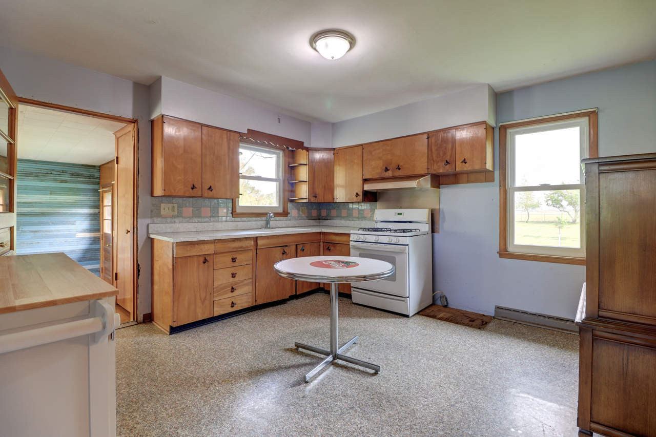 1134 West Main Street Thomson, IL 61285 - Photo 5 of 26