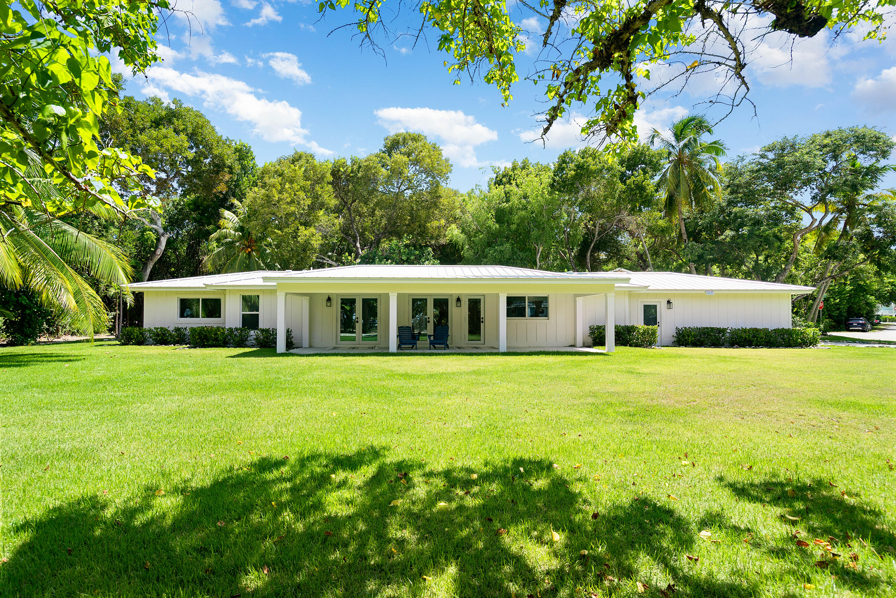 41 Sunset Road Key Largo, FL 33037 - Photo 45 of 59 Patio view