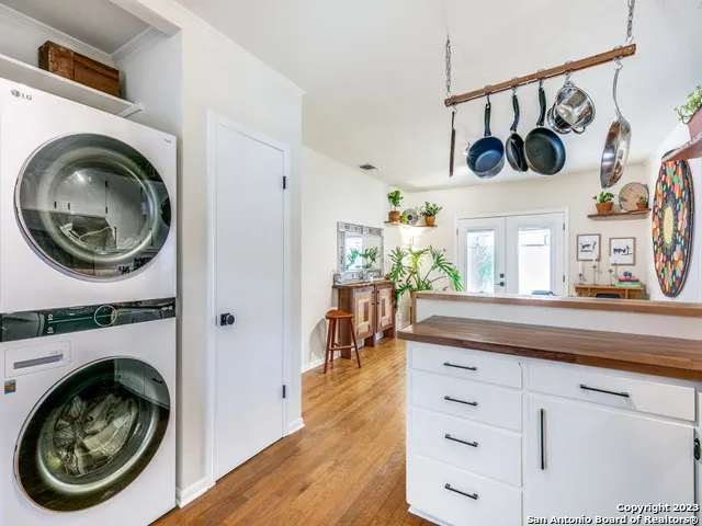 $2,300 | 129 North Plant Avenue, Boerne, TX 78006