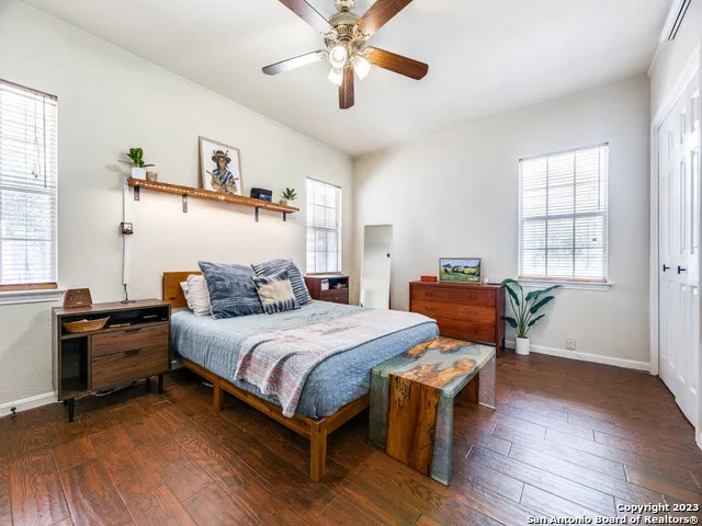 $2,300 | 129 North Plant Avenue, Boerne, TX 78006