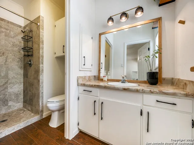 $2,300 | 129 North Plant Avenue, Boerne, TX 78006