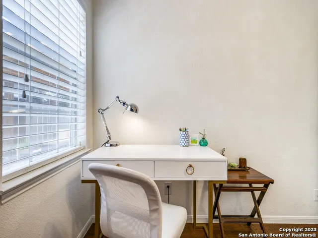 $2,300 | 129 North Plant Avenue, Boerne, TX 78006