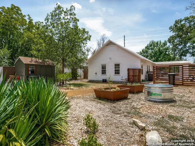 $2,300 | 129 North Plant Avenue, Boerne, TX 78006
