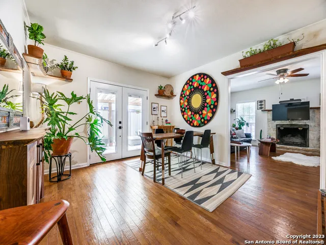 $2,300 | 129 North Plant Avenue, Boerne, TX 78006