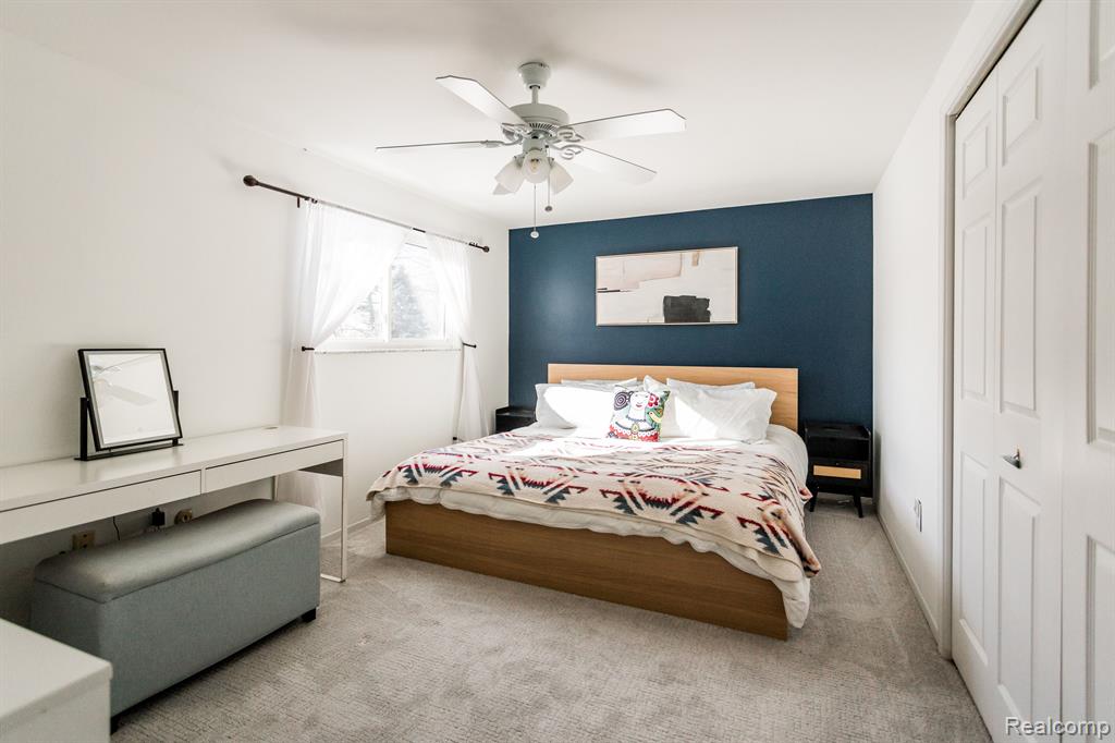 2023 Hampton Road Grosse Pointe Woods, MI 48236 - Photo 16 of 33