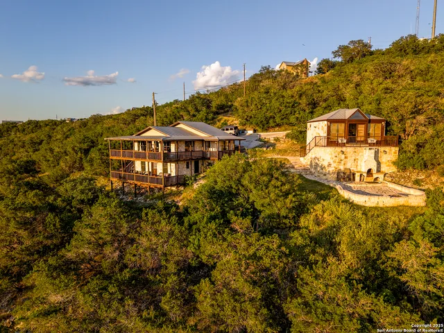 a view of a large building