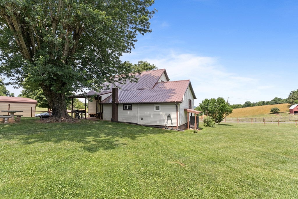 78 Oak Grove Road Austinville, VA 24312 - Photo 24 of 36 Gallery Image 24
