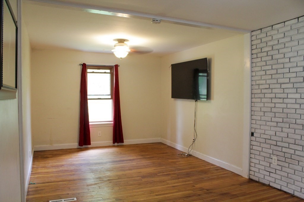 122 Ludlow Road Chicopee, MA 01022 - Photo 4 of 20 Gallery Image 4