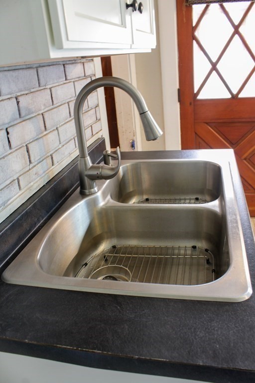 122 Ludlow Road Chicopee, MA 01022 - Photo 10 of 20 Gallery Image 10